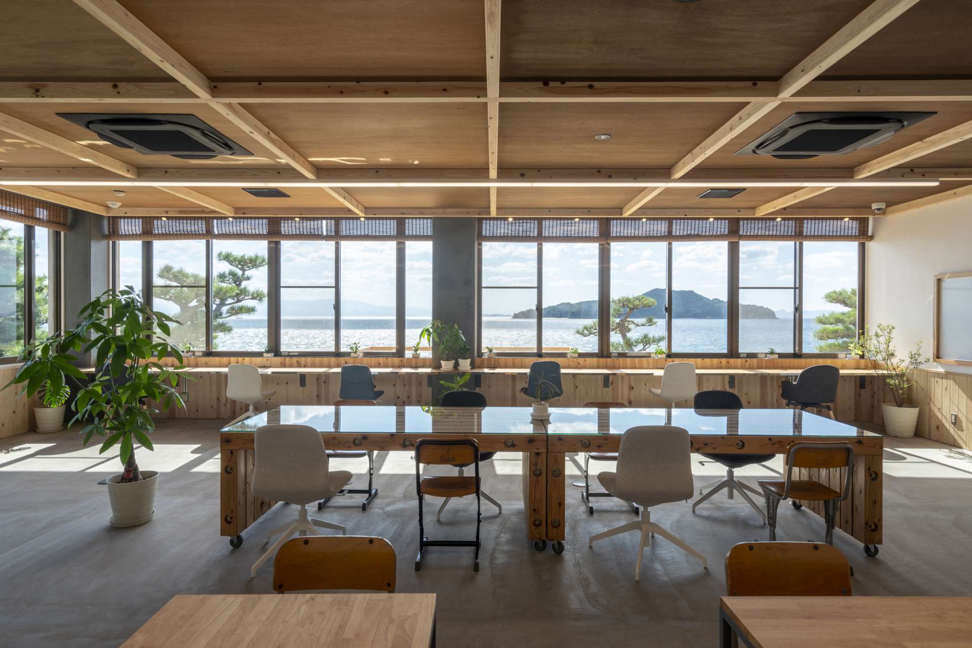 広島市でかっこよくて、おしゃれなフルリノベーションによるデザイナーズ住宅の設計をお考えの方は設計事務所asazu design office