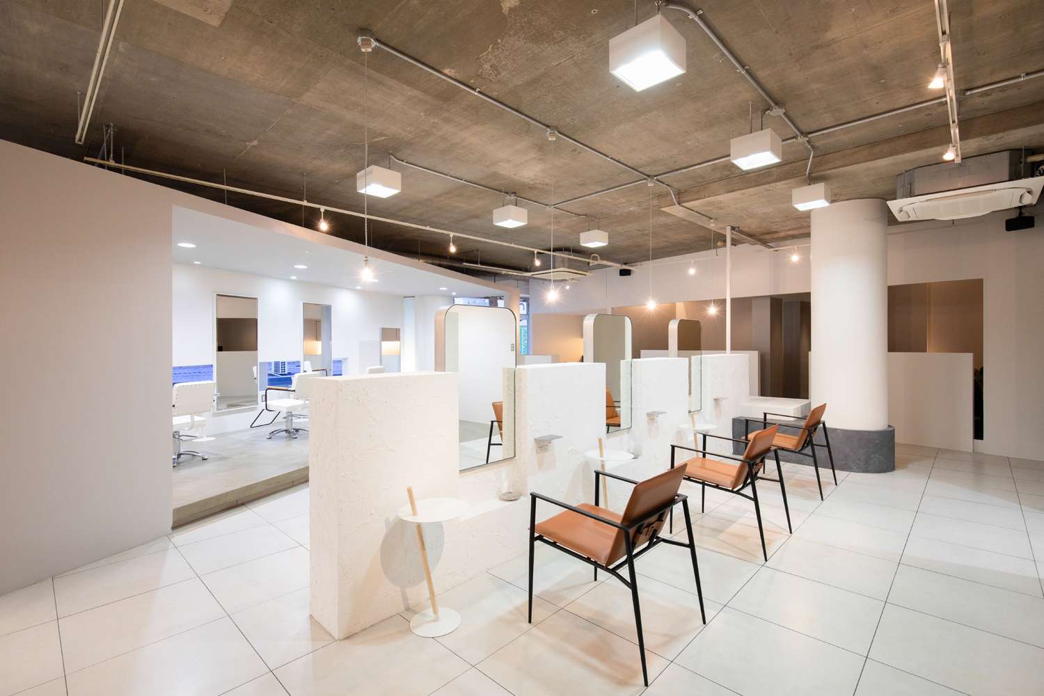 箕面市で居心地のいいおしゃれな美容室の空間デザインはasazu design office