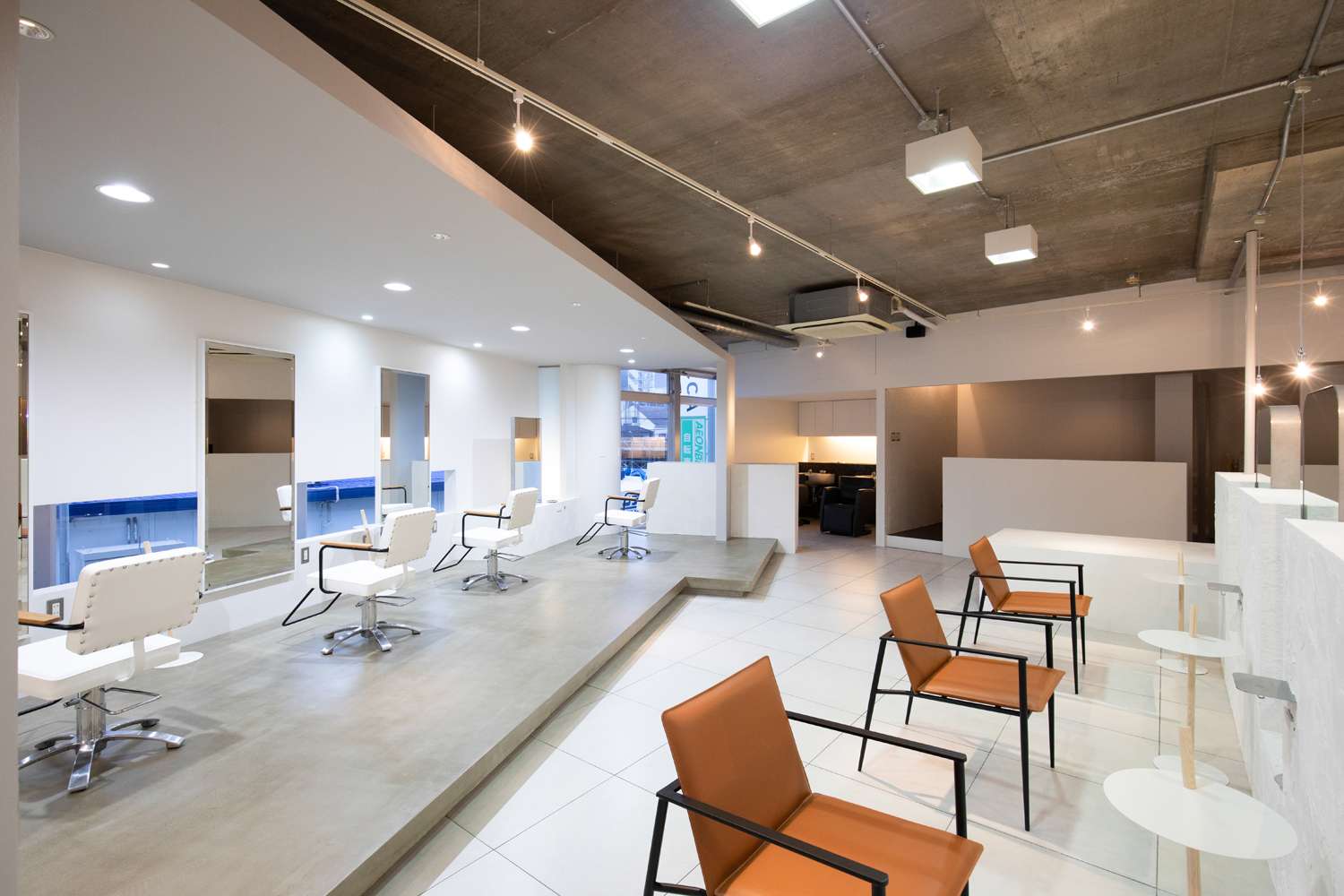 福岡市で建築家がデザインするおしゃれで快適なオフィスデザインや内装デザイン、店舗設計はasazu design office