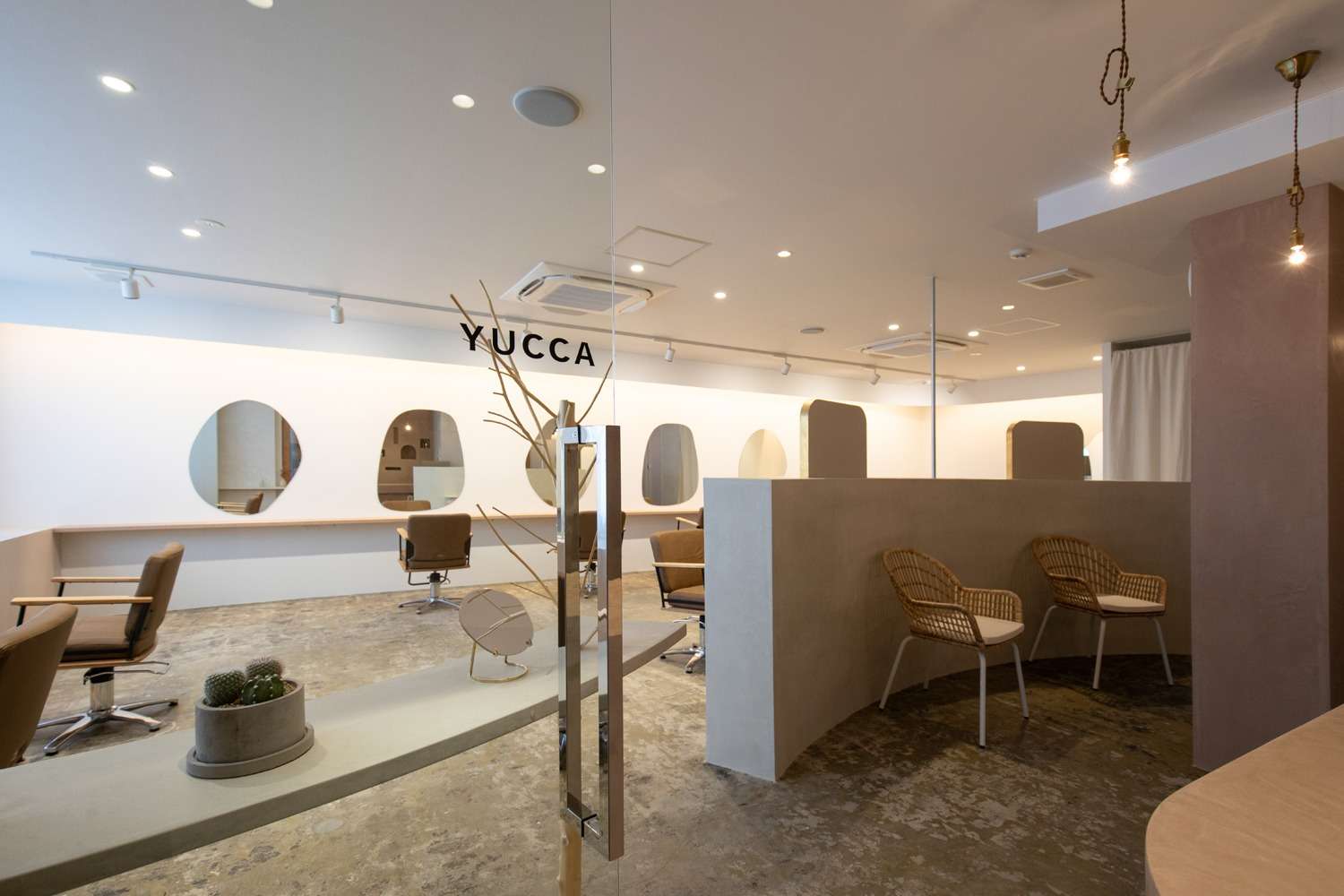 広島でおしゃれな居心地の良い美容室の設計、デザインはasazu design office